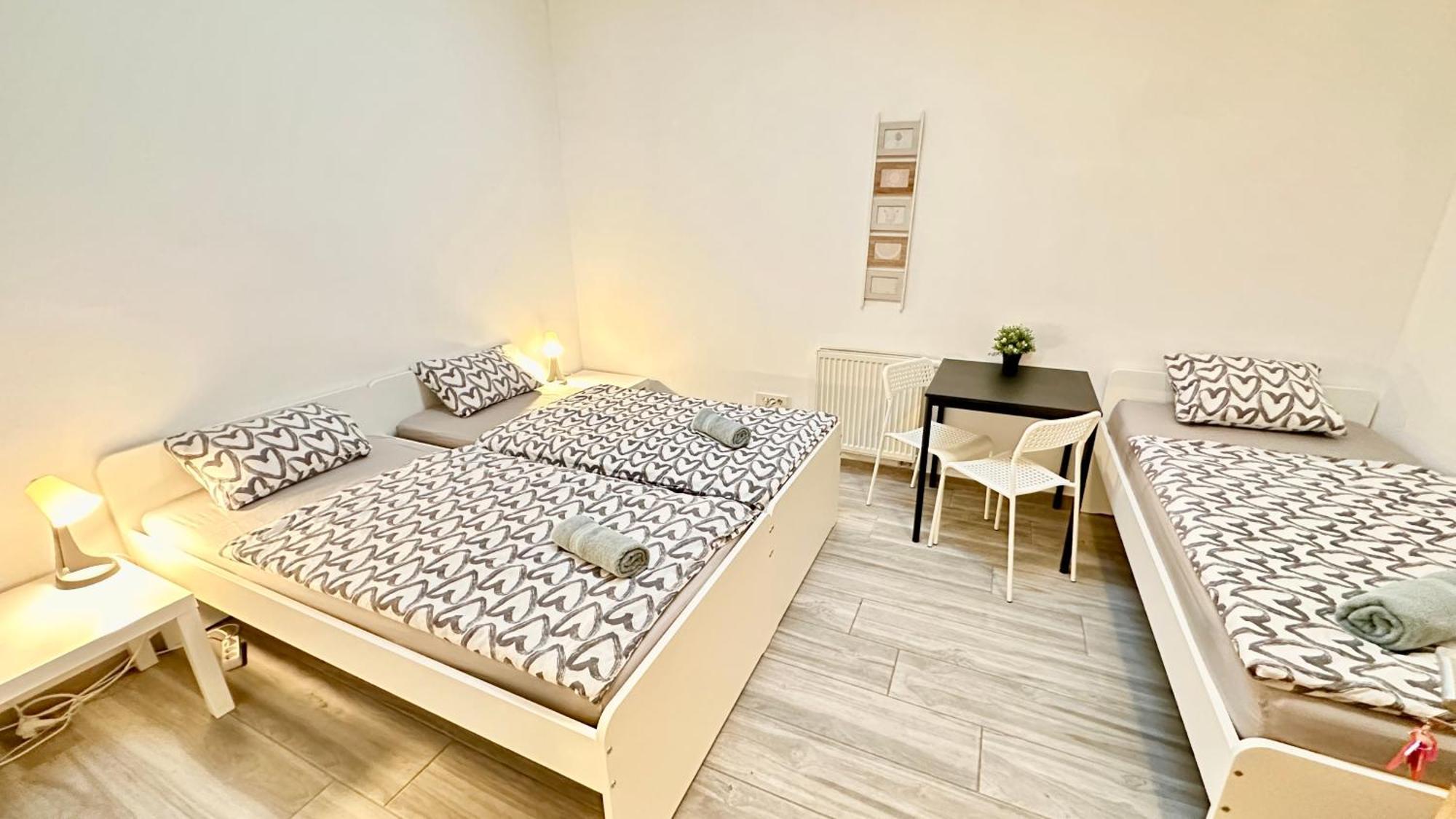 Center Station Rooms Любляна Экстерьер фото